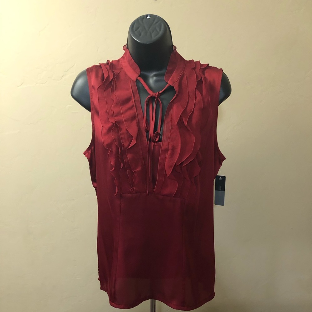 Bisou Bisou ladies sleeveless blouse.